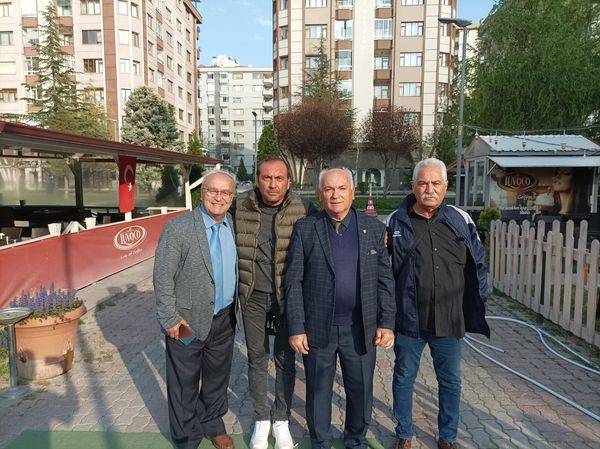 Eski dostlar bayramlaştı 1
